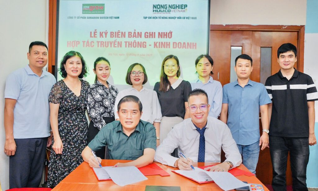 Ảnh: Sumagrow Biotech Việt Nam ký kết hợp tác với Tạp chí Hữu cơ Việt Nam
